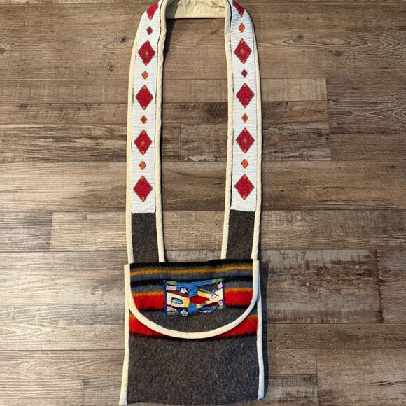 Vintage Handmade Native American Indian Indigenous Beaded Cross Body Purse - Picture 12 of 16